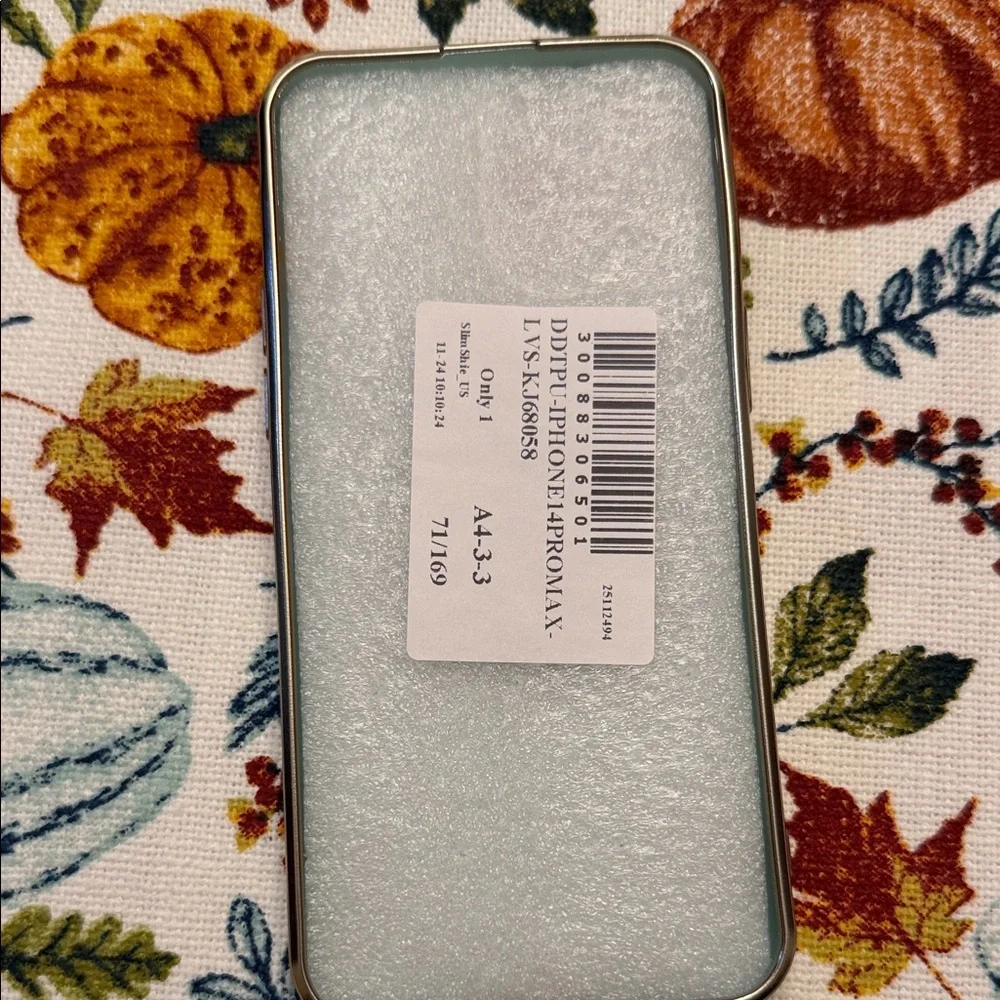Festive Green Phone Case with Gold Accents iPhone 14 Pro Max NWT